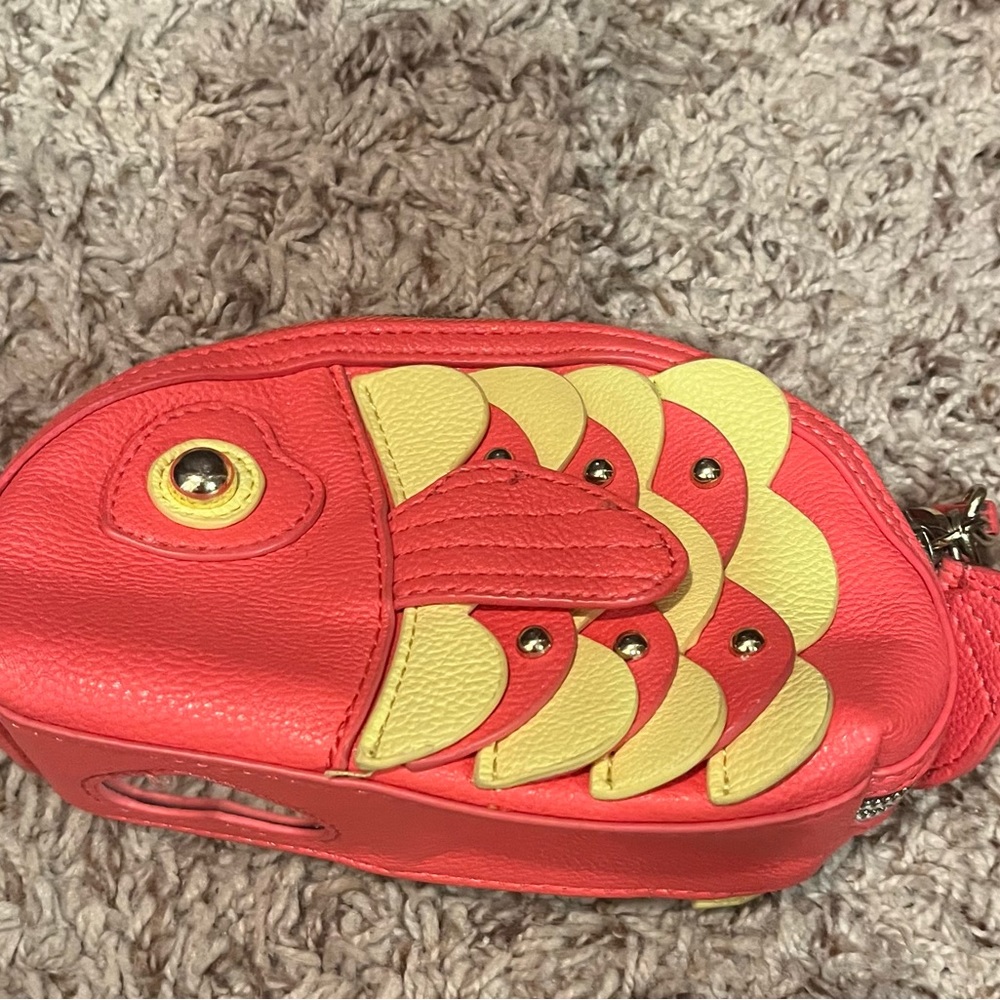 Betsy jhonson fish clutch